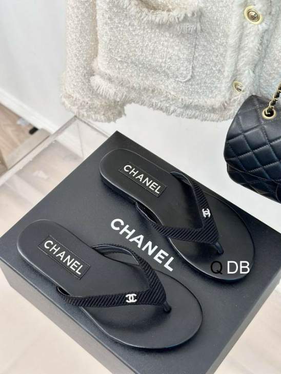 Picture of Chanel Slippers _SKUChanelsz35-40DB05043224